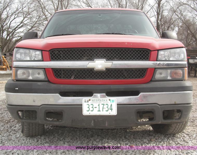 image for item B5382 2003 Chevrolet Silverado 1500 LS Extended Cab pickup truck