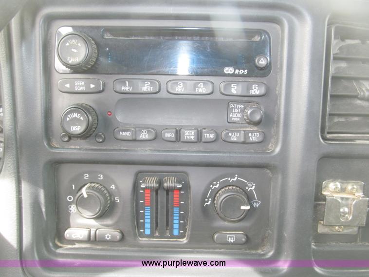 image for item B5382 2003 Chevrolet Silverado 1500 LS Extended Cab pickup truck