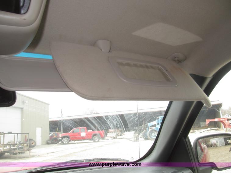 image for item B5382 2003 Chevrolet Silverado 1500 LS Extended Cab pickup truck