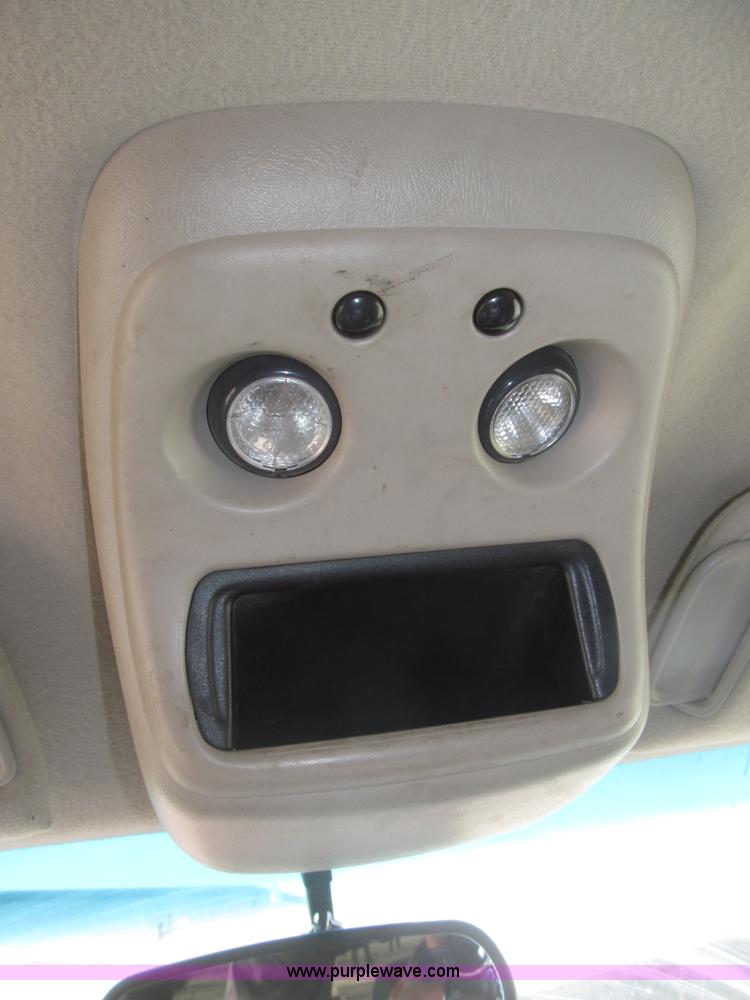 image for item B5382 2003 Chevrolet Silverado 1500 LS Extended Cab pickup truck