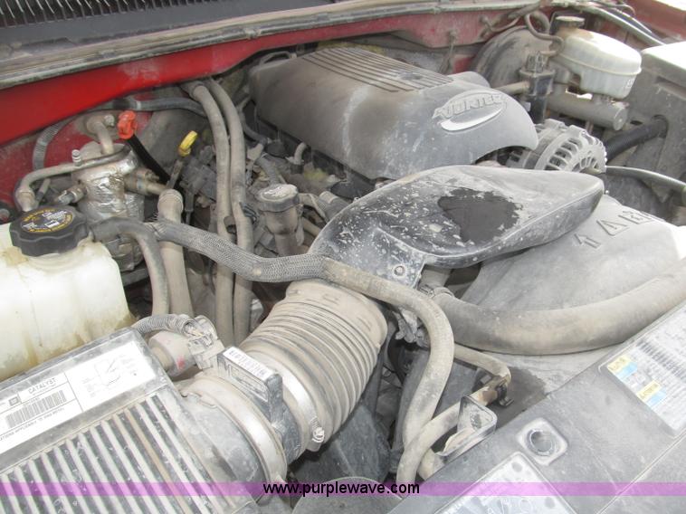 image for item B5382 2003 Chevrolet Silverado 1500 LS Extended Cab pickup truck