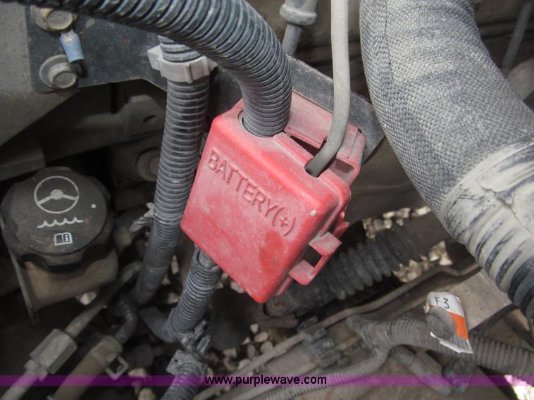 image for item B5382 2003 Chevrolet Silverado 1500 LS Extended Cab pickup truck