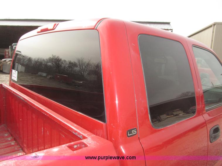 image for item B5382 2003 Chevrolet Silverado 1500 LS Extended Cab pickup truck