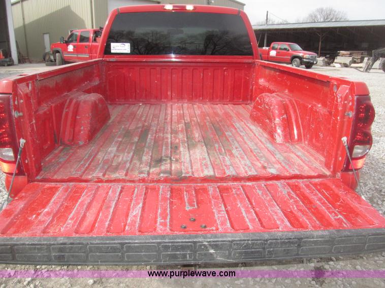 image for item B5382 2003 Chevrolet Silverado 1500 LS Extended Cab pickup truck