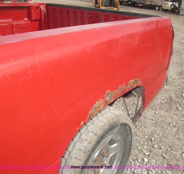 image for item B5382 2003 Chevrolet Silverado 1500 LS Extended Cab pickup truck