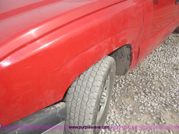 image for item B5382 2003 Chevrolet Silverado 1500 LS Extended Cab pickup truck