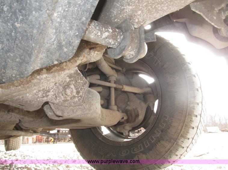 image for item B5382 2003 Chevrolet Silverado 1500 LS Extended Cab pickup truck