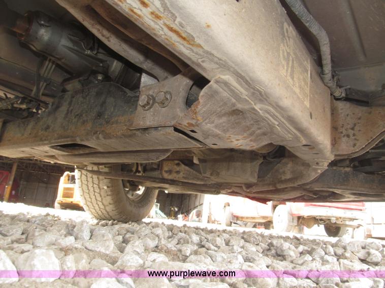 image for item B5382 2003 Chevrolet Silverado 1500 LS Extended Cab pickup truck