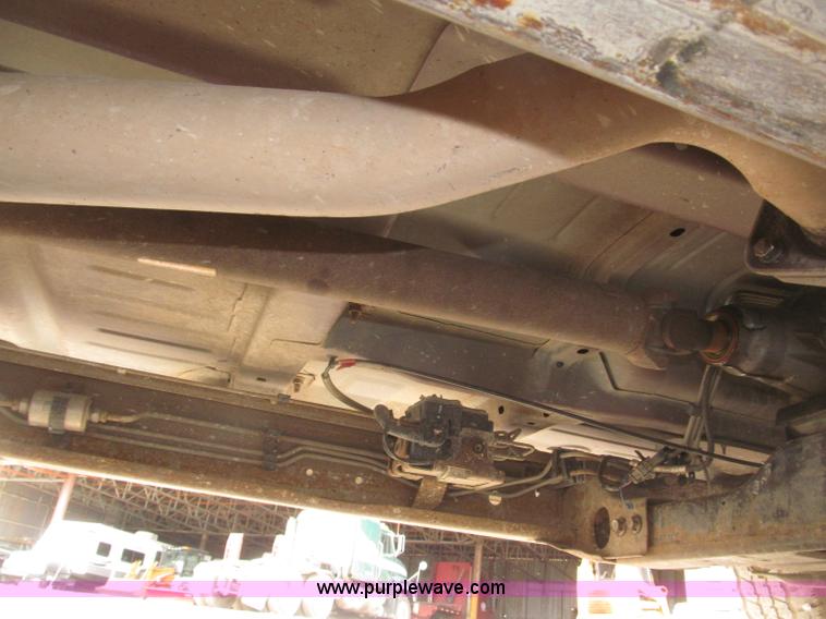 image for item B5382 2003 Chevrolet Silverado 1500 LS Extended Cab pickup truck