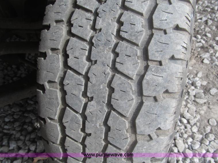 image for item B5382 2003 Chevrolet Silverado 1500 LS Extended Cab pickup truck