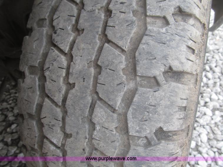 image for item B5382 2003 Chevrolet Silverado 1500 LS Extended Cab pickup truck