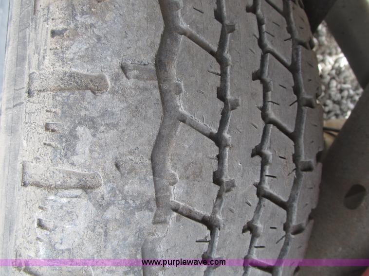 image for item B5382 2003 Chevrolet Silverado 1500 LS Extended Cab pickup truck