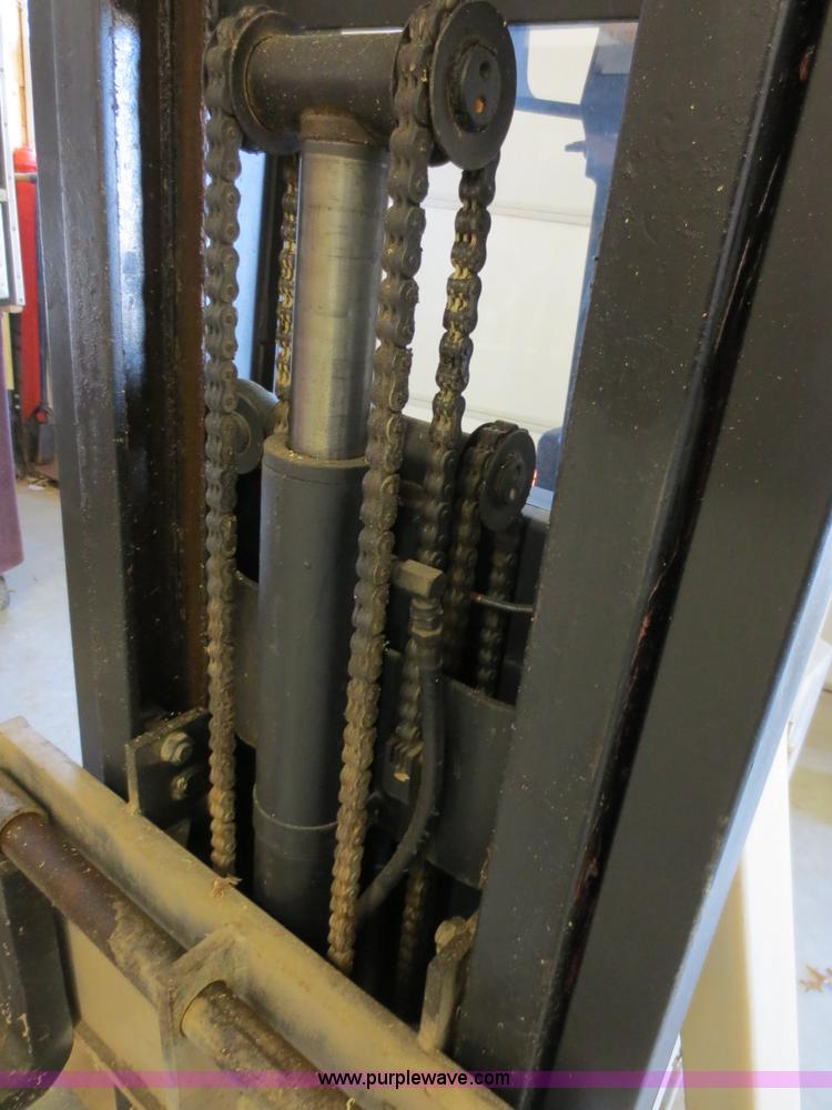 image for item D5762 1979 Crown forklift