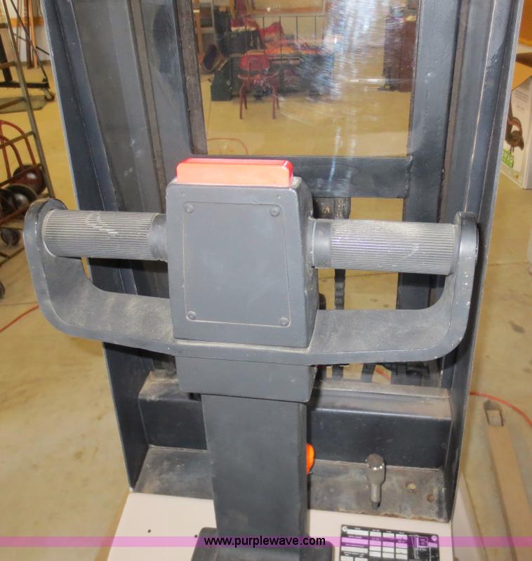 image for item D5762 1979 Crown forklift