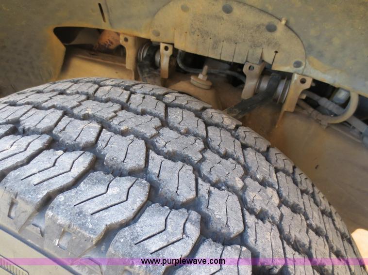 image for item D5763 2001 Ford F150 Lariat SuperCrew pickup truck