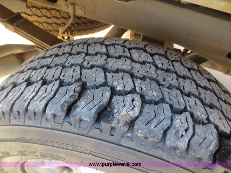 image for item D5763 2001 Ford F150 Lariat SuperCrew pickup truck