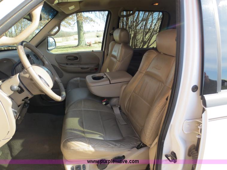 image for item D5763 2001 Ford F150 Lariat SuperCrew pickup truck