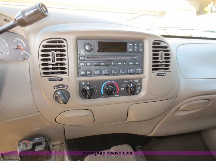 image for item D5763 2001 Ford F150 Lariat SuperCrew pickup truck