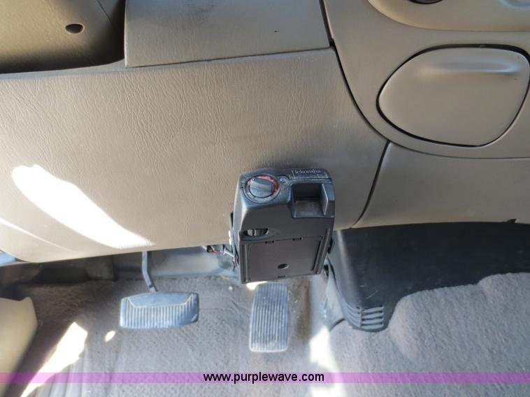 image for item D5763 2001 Ford F150 Lariat SuperCrew pickup truck