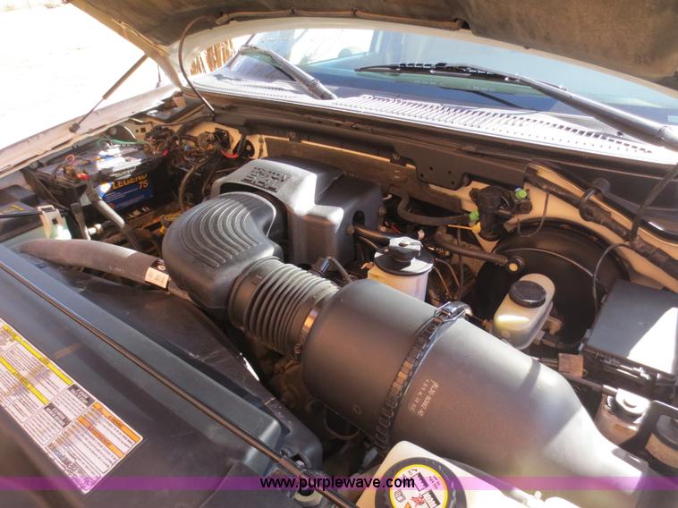 image for item D5763 2001 Ford F150 Lariat SuperCrew pickup truck