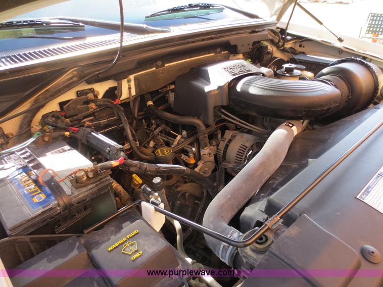 image for item D5763 2001 Ford F150 Lariat SuperCrew pickup truck