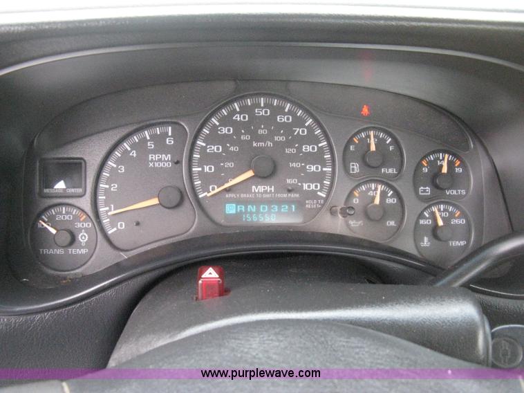 image for item E3081 2002 Chevrolet Silverado 2500 pickup truck