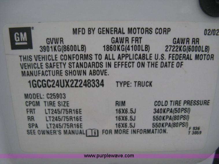 image for item E3081 2002 Chevrolet Silverado 2500 pickup truck