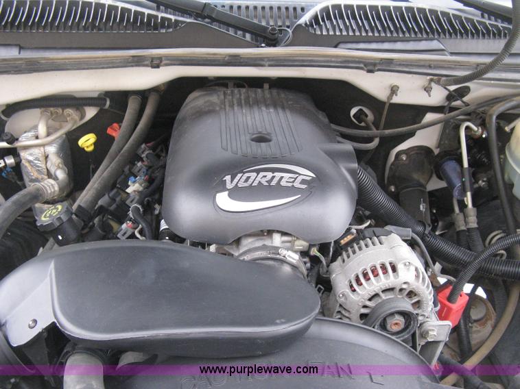 image for item E3081 2002 Chevrolet Silverado 2500 pickup truck