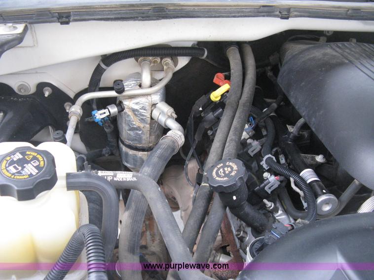 image for item E3081 2002 Chevrolet Silverado 2500 pickup truck