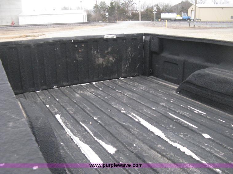 image for item E3081 2002 Chevrolet Silverado 2500 pickup truck