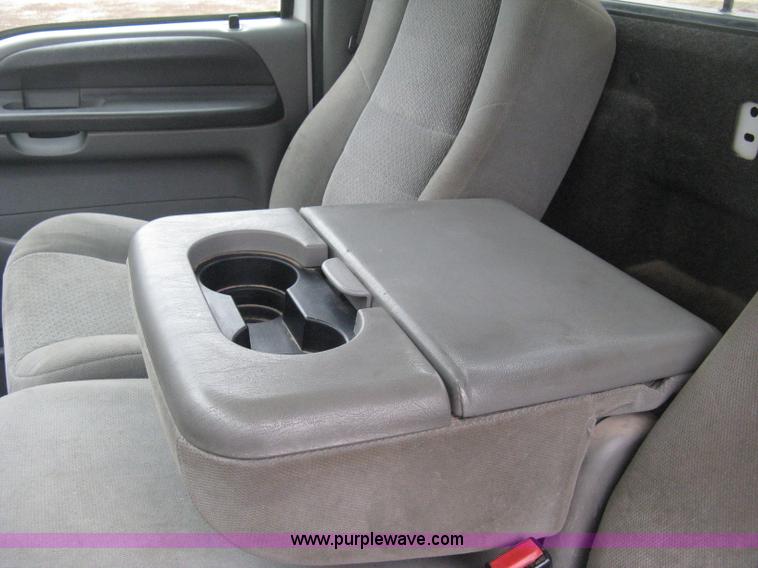 image for item E3082 2004 Ford F250 XLT Super Duty flatbed truck