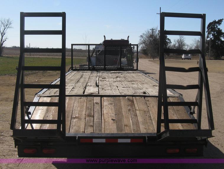 image for item E3083 1993 Terr flatbed equipment trailer