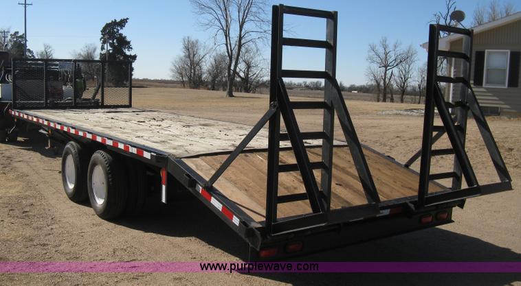 image for item E3083 1993 Terr flatbed equipment trailer