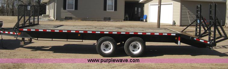 image for item E3083 1993 Terr flatbed equipment trailer