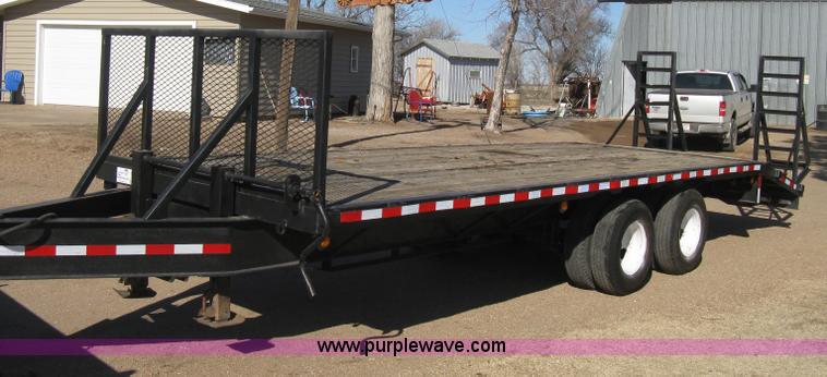 image for item E3083 1993 Terr flatbed equipment trailer