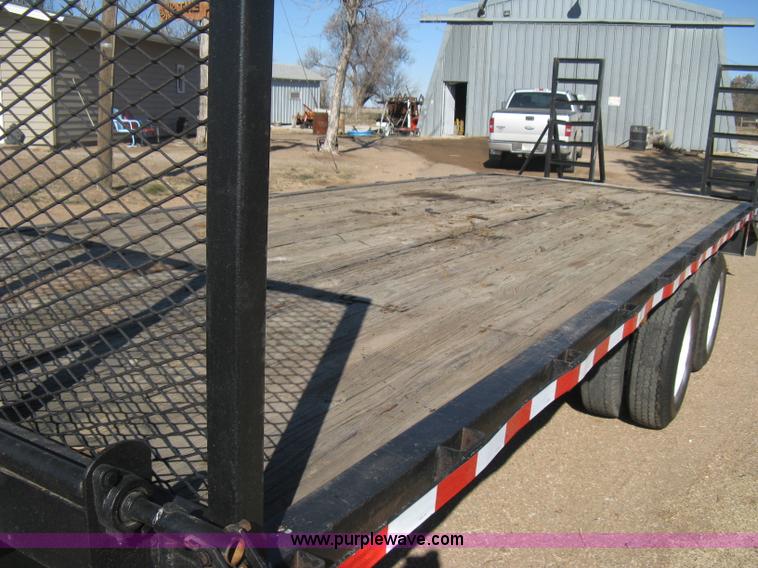 image for item E3083 1993 Terr flatbed equipment trailer