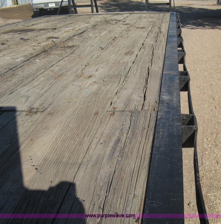 image for item E3083 1993 Terr flatbed equipment trailer