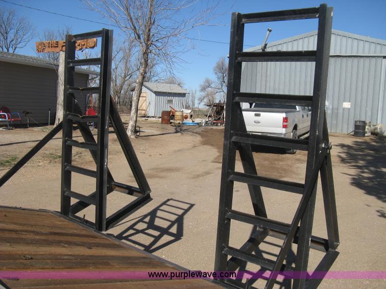 image for item E3083 1993 Terr flatbed equipment trailer