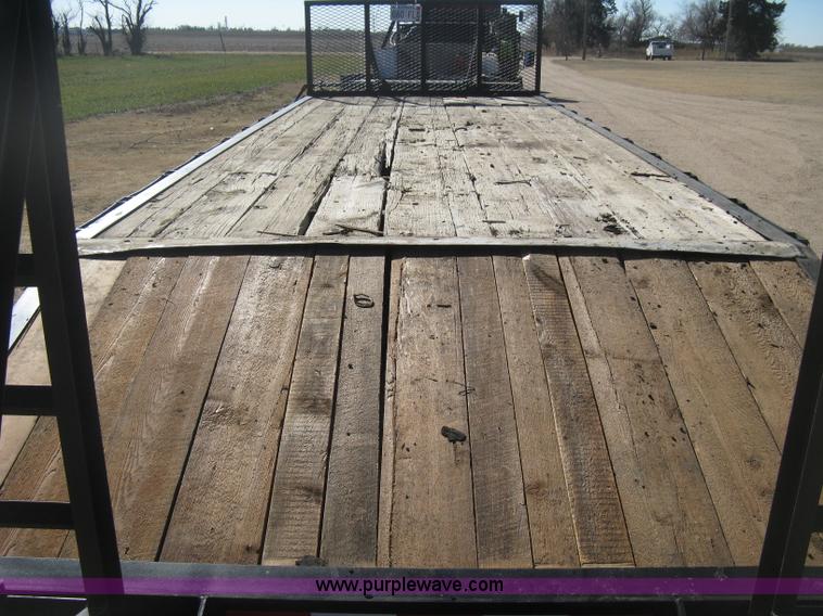 image for item E3083 1993 Terr flatbed equipment trailer