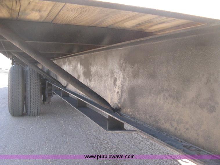image for item E3083 1993 Terr flatbed equipment trailer