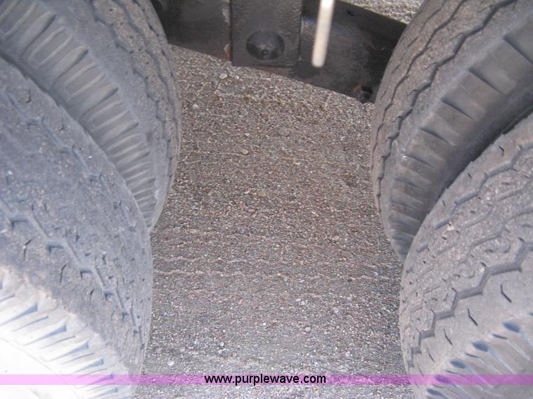 image for item E3083 1993 Terr flatbed equipment trailer