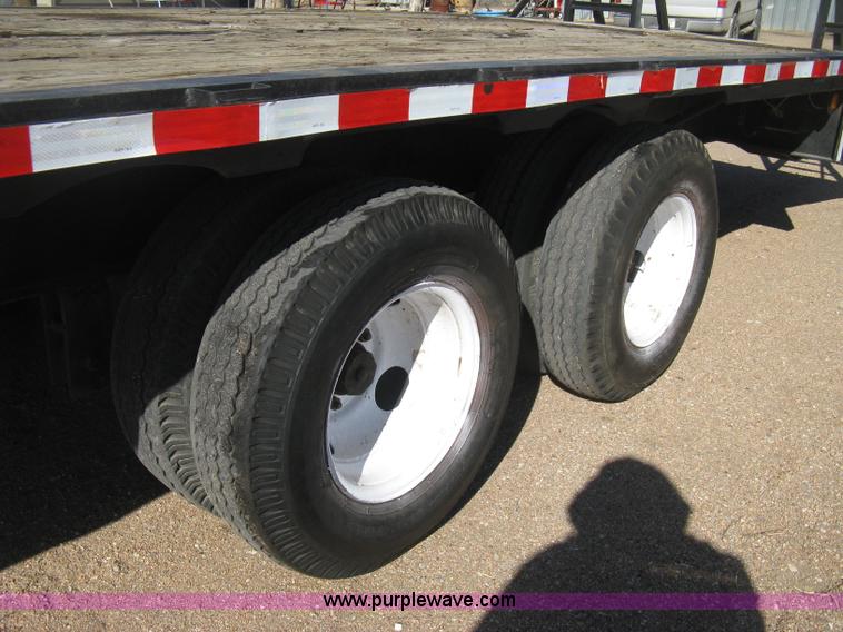 image for item E3083 1993 Terr flatbed equipment trailer