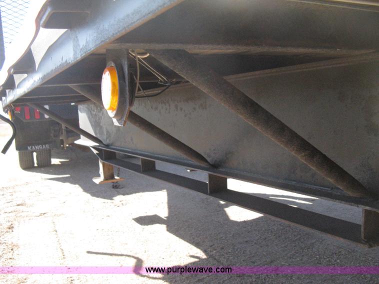 image for item E3083 1993 Terr flatbed equipment trailer