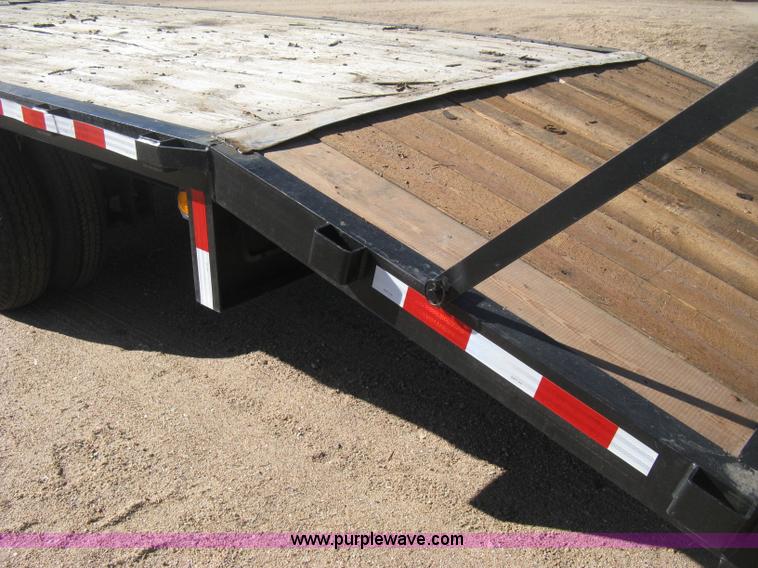 image for item E3083 1993 Terr flatbed equipment trailer
