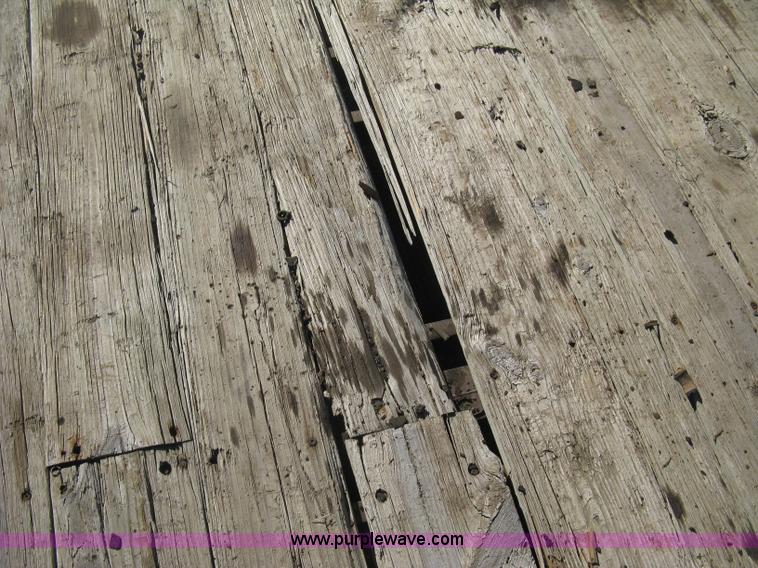 image for item E3083 1993 Terr flatbed equipment trailer