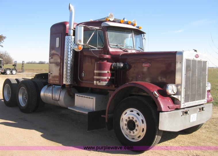 image for item E3084 1973 Peterbilt 359 ST semi truck