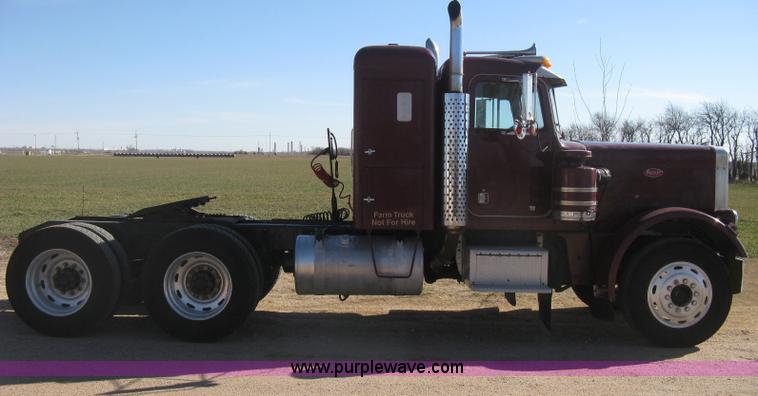 image for item E3084 1973 Peterbilt 359 ST semi truck