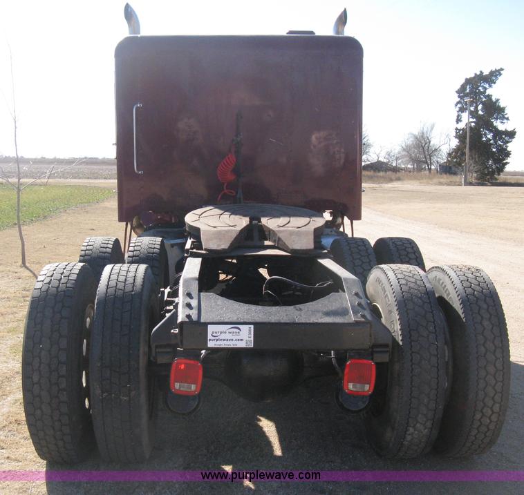 image for item E3084 1973 Peterbilt 359 ST semi truck