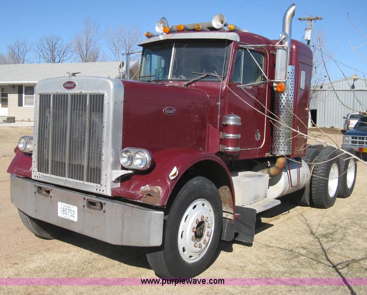 image for item E3084 1973 Peterbilt 359 ST semi truck