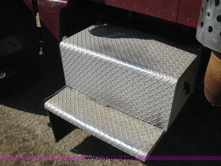 image for item E3084 1973 Peterbilt 359 ST semi truck